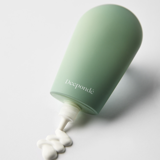 Glutathione and ultra-low molecular weight hyaluronic acid for a clear glow booster toner